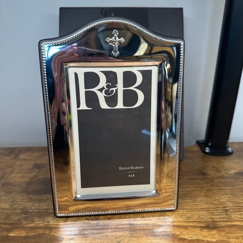 Reed & Barton Silver‎ Plate 4x6 Picture Frame Beaded Cross Arched Made in Italy